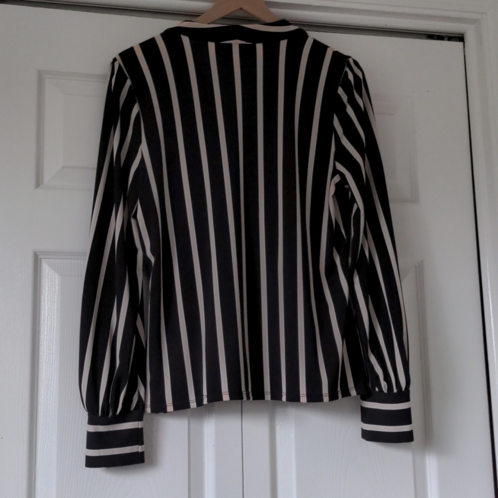 Wrap blouse - Picture 4 of 4